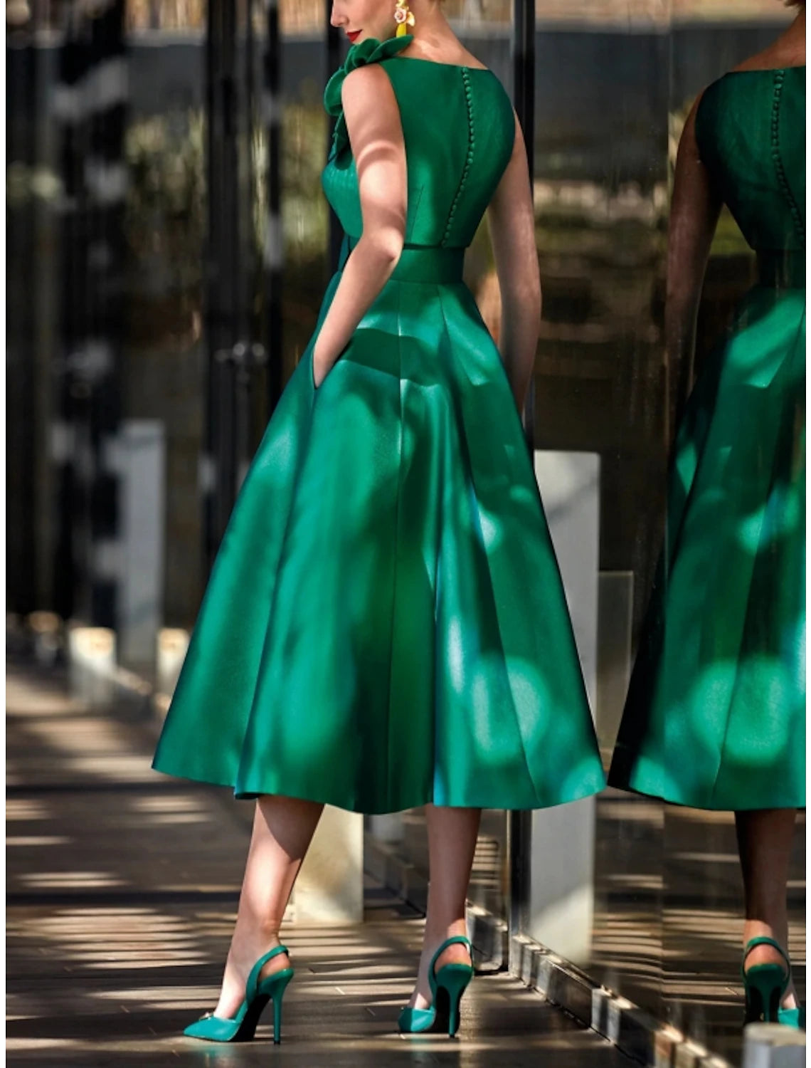 A-Line Cocktail Fall Dresses Elegant Dress Red Green Dress Vintage Formal Tea Length Sleeveless V Neck Belt / Sash Satin with Pleats Shouder Flower