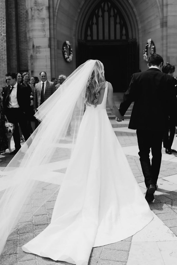 Fashion Ball Gown Strapless Satin Wedding Dress