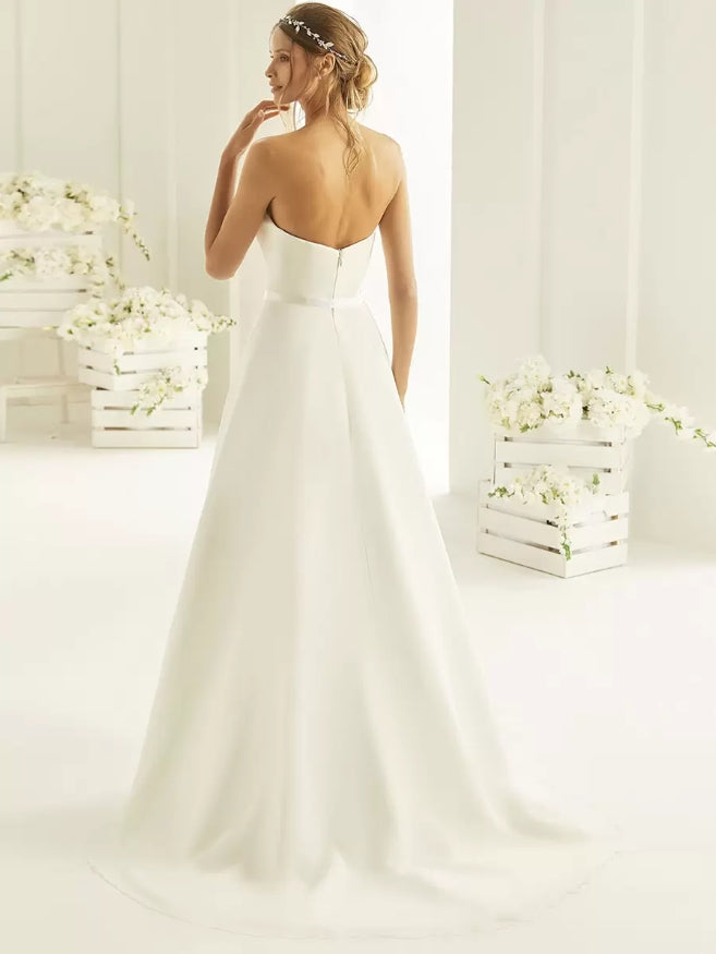 Simple Wedding Dress A-Line Sweetheart Neck Sleeveless Sash Bridal Gowns