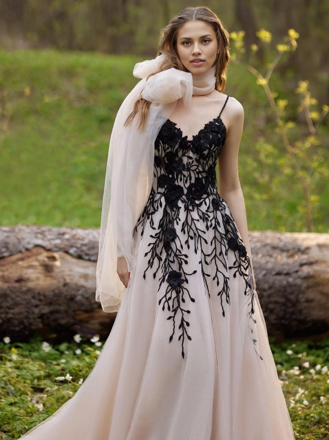 A-Line Princess Wedding Dresses Lace A-Line Sleeveless Natural Waist Lace Sweep Bridal Dress