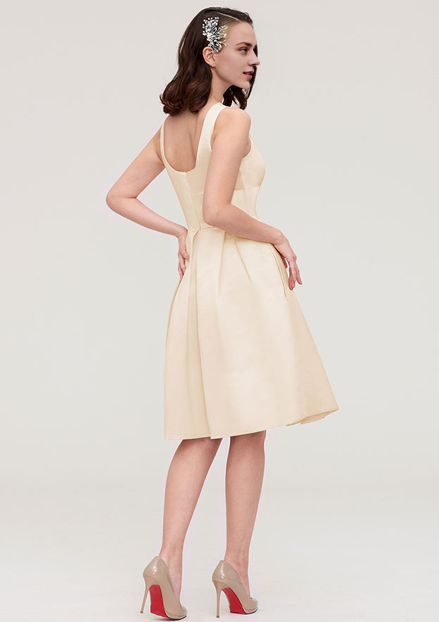 A-line Bateau Sleeveless Knee-Length Satin Bridesmaid Dress Cocktail Dresses With Pleated Flowers
