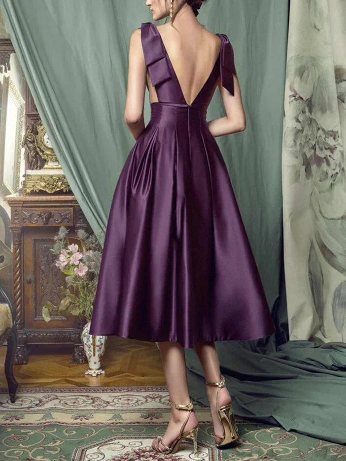 A-Line Princess Plunging Neckline Sleeveless Knee-Length Cocktail Dresses With Open Back