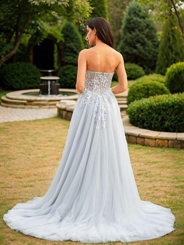 A-Line/Princess Tulle Applique Sweetheart Sleeveless Back Zip Court Train Dresses