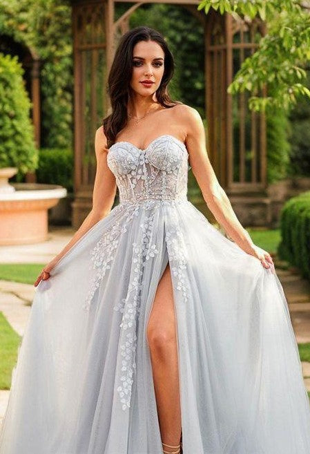A-Line/Princess Tulle Applique Sweetheart Sleeveless Back Zip Court Train Dresses
