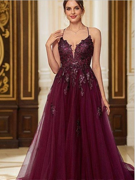 A-Line/Princess Tulle Romantic Applique V-neck Sleeveless Court Train Dresses