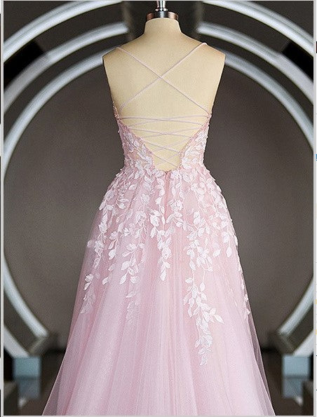 A-Line/Princess V-neck Court Train Tulle Prom Dresses Sleeveless Crossed Straps With Appliques Lace