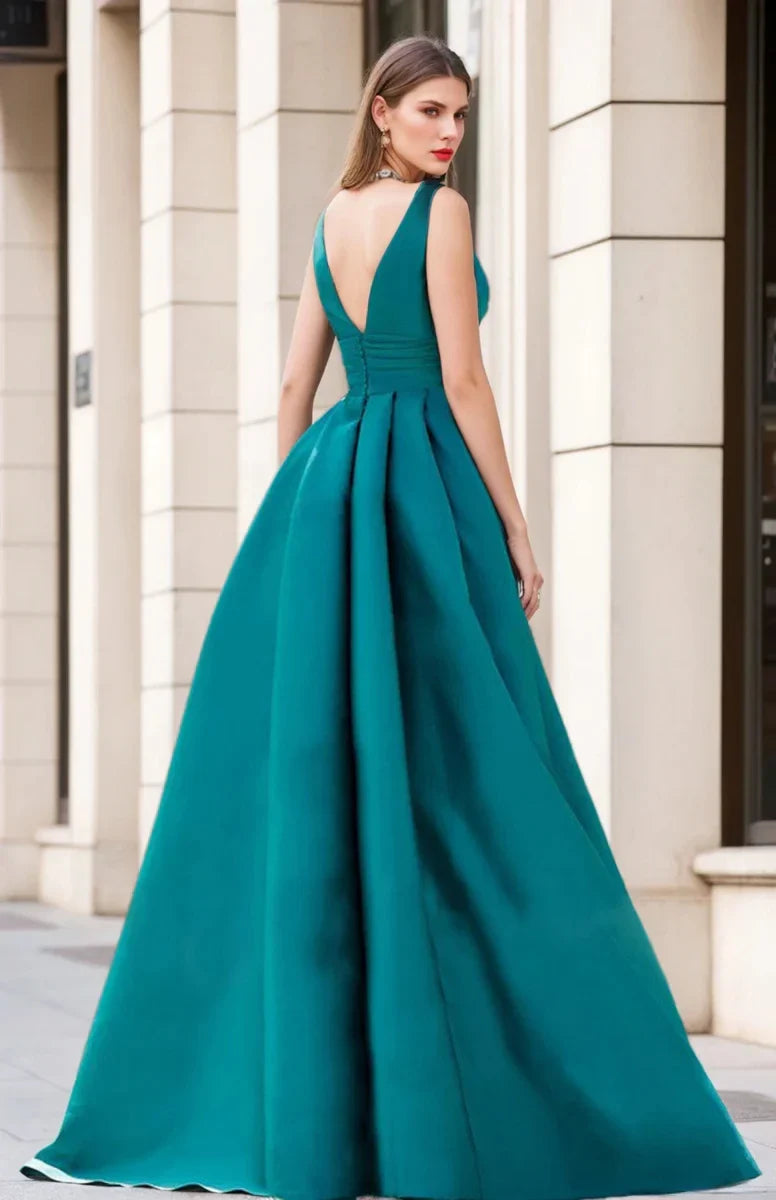 Charming A-Line V Neck Sleeveless Back Zip SweepBrush Train Mother of the Bride Dress for women