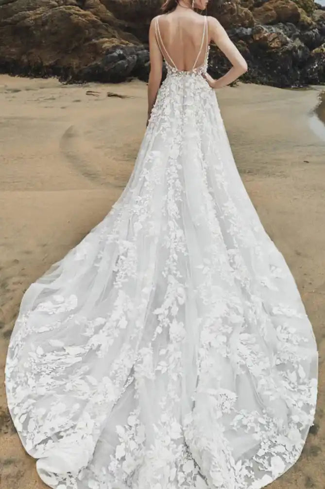 Chic Spaghetti Straps Lace Appliques Long Wedding Dress