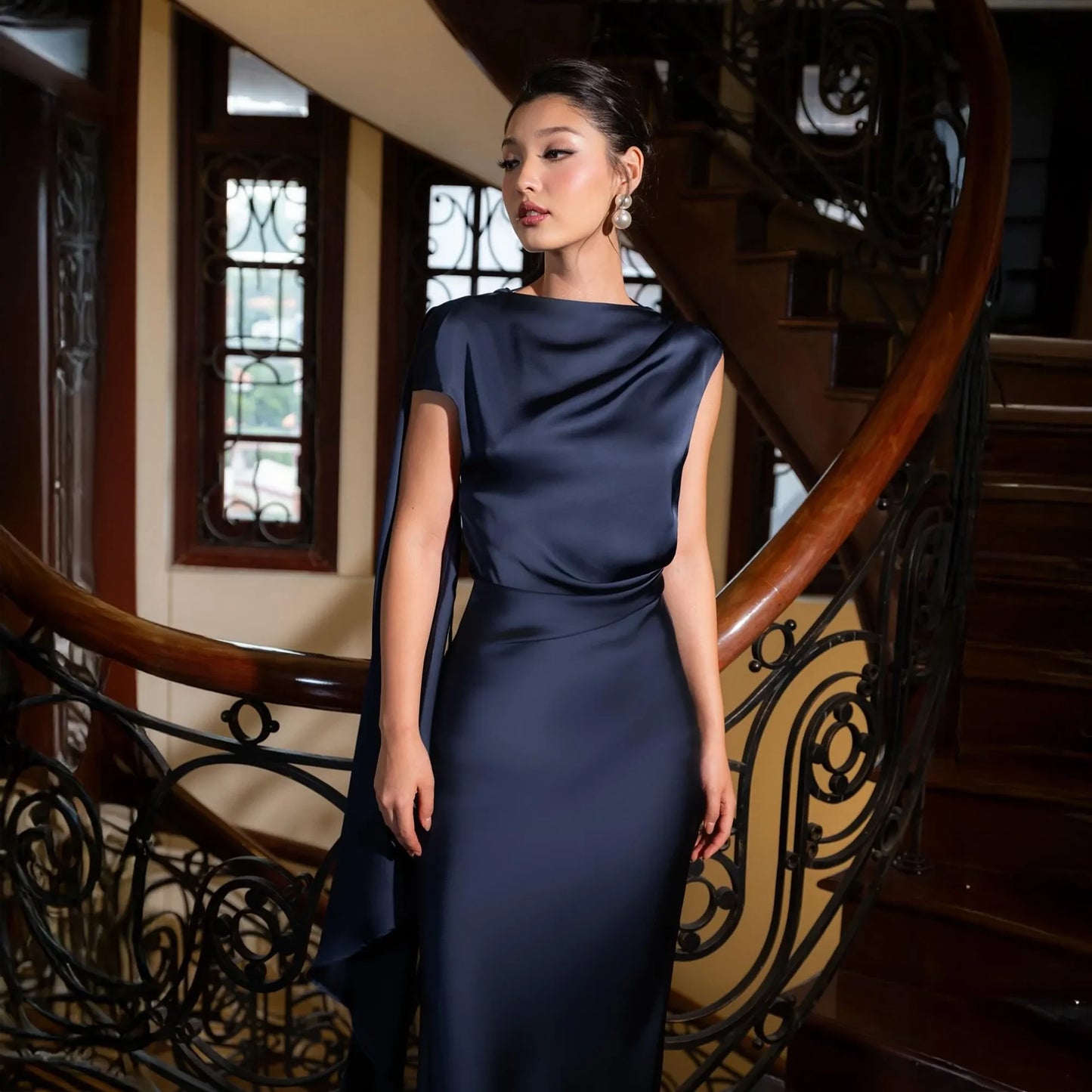 Chic Sheath Cowl Neck Draped Backless Satin Navy Floor-Length Prom Dress
