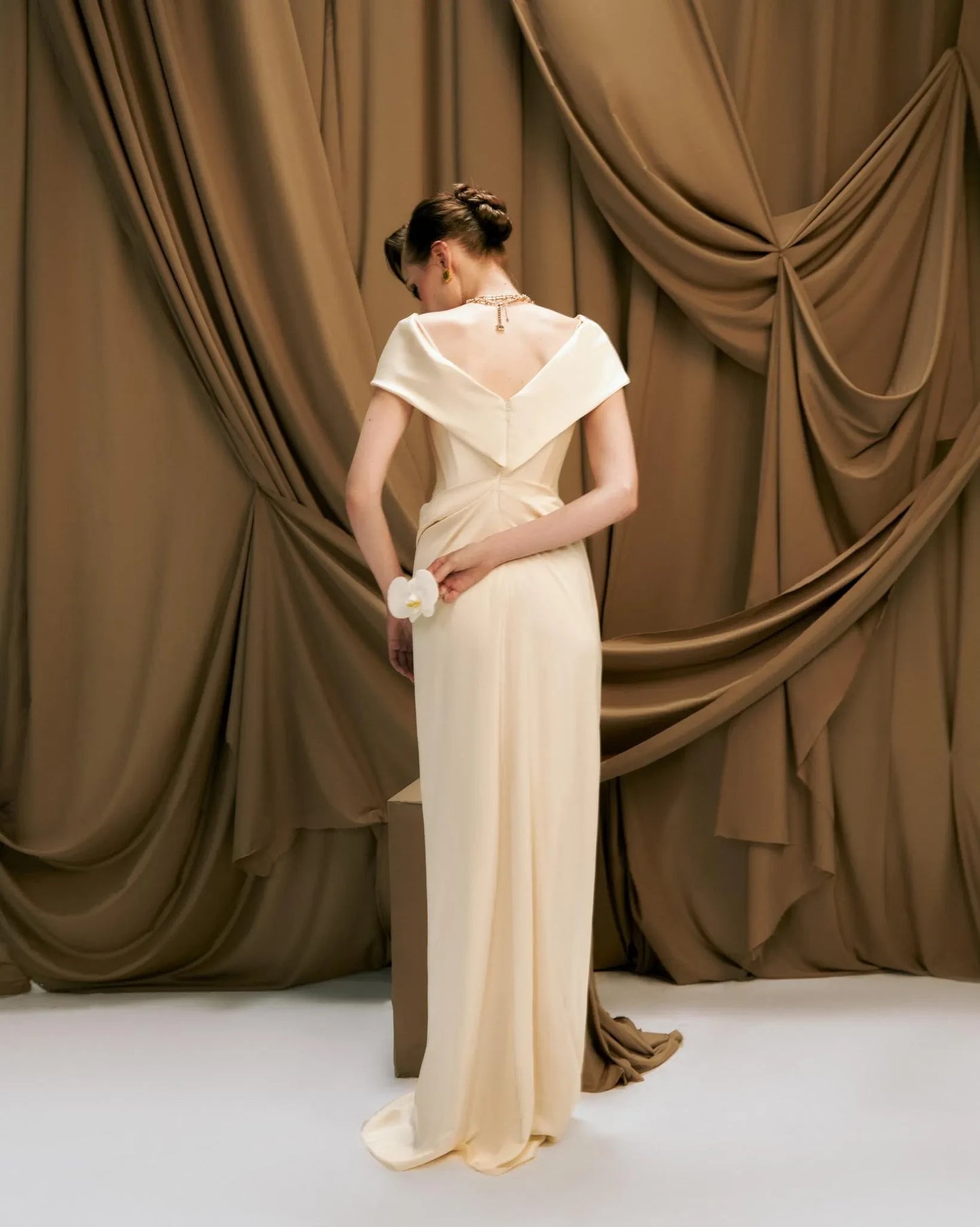 Chic Sheath Off-Shoulder Corset Draped Ivory Floor-Length Prom Dress For Women