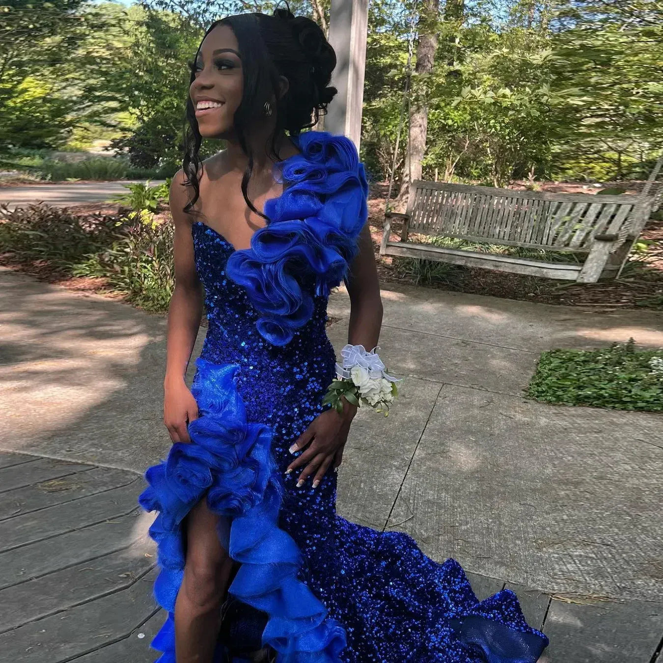 Dazzling Mermaid Sweetheart Sleeveless Ruffled Sequin Royal Blue Maxi Evening Dress for Women