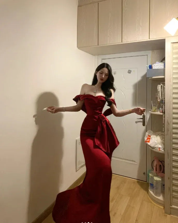 Dramatic Mermaid Off-the-Shoulder Sleeveless Bow-Accented Burgundy Maxi Prom Dress for Women Custom