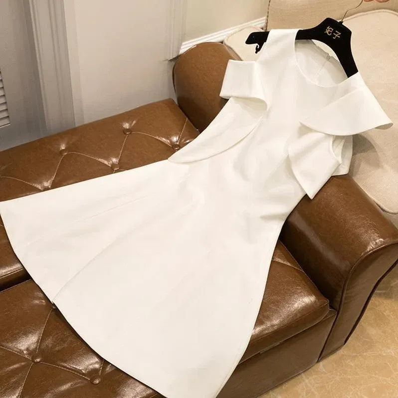 Elegant Modern A-Line Round Neck Ruffle Satin White Short Homecoming Gown for Women