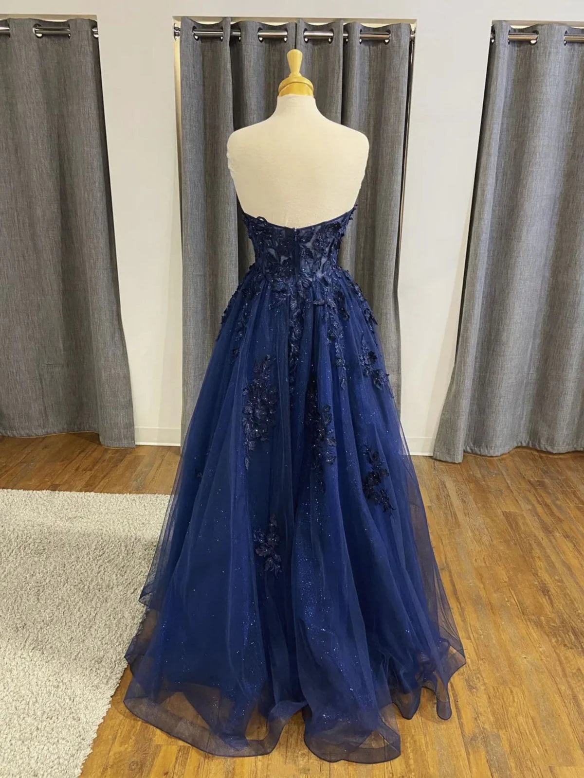 Elegant A-Line Sweetheart Neck Sleeveless Open Back Floor-Length Prom Dress