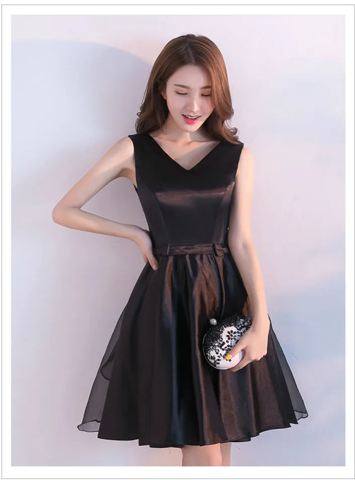 Elegant A-Line V-Neck Sleeveless Black Short Homecoming Dress With Bow Back