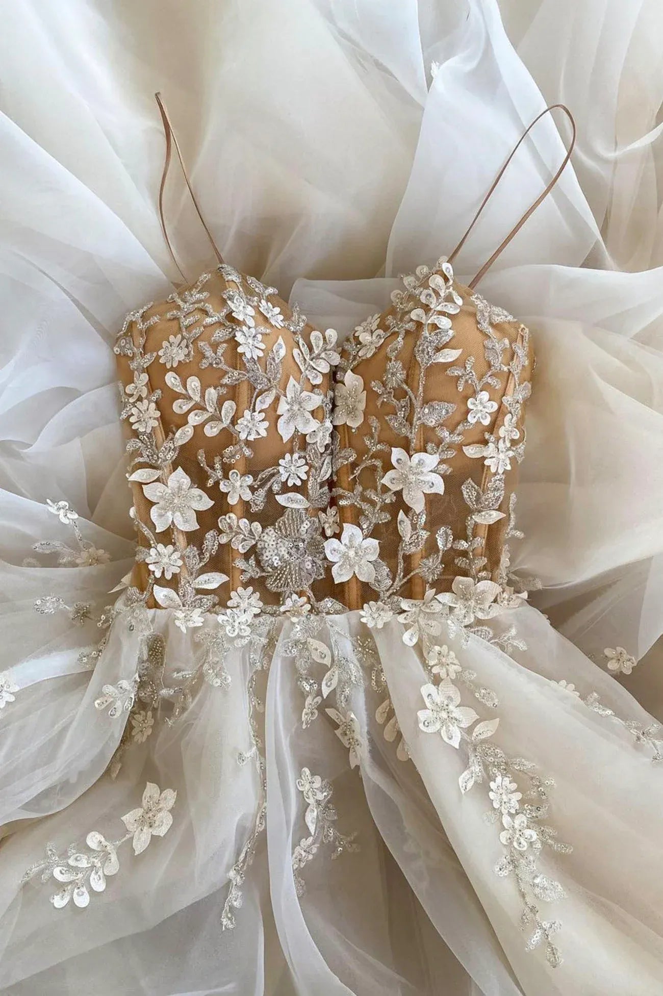 Enchanting Tulle Floor-Length Evening Dress Ivory Sweetheart Spaghetti-Strap Formal Women