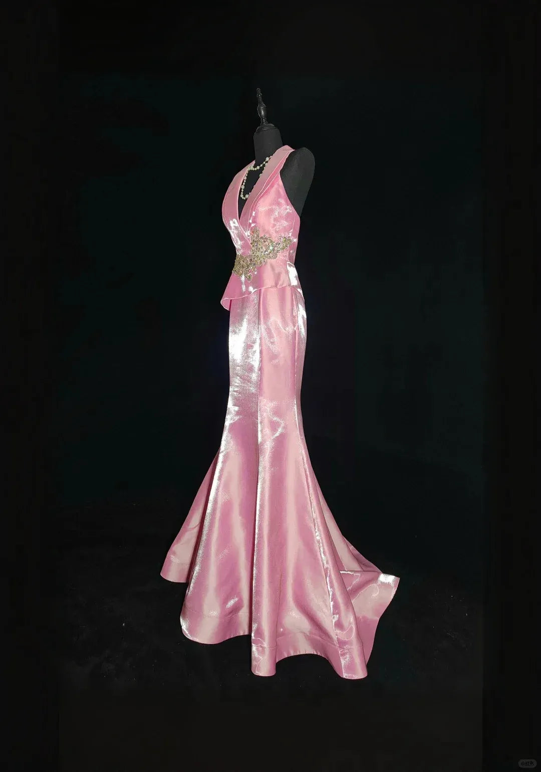 Exquisite Mermaid V Neck Sleeveless Pleated Backless Satin Floor-Length Prom Dress