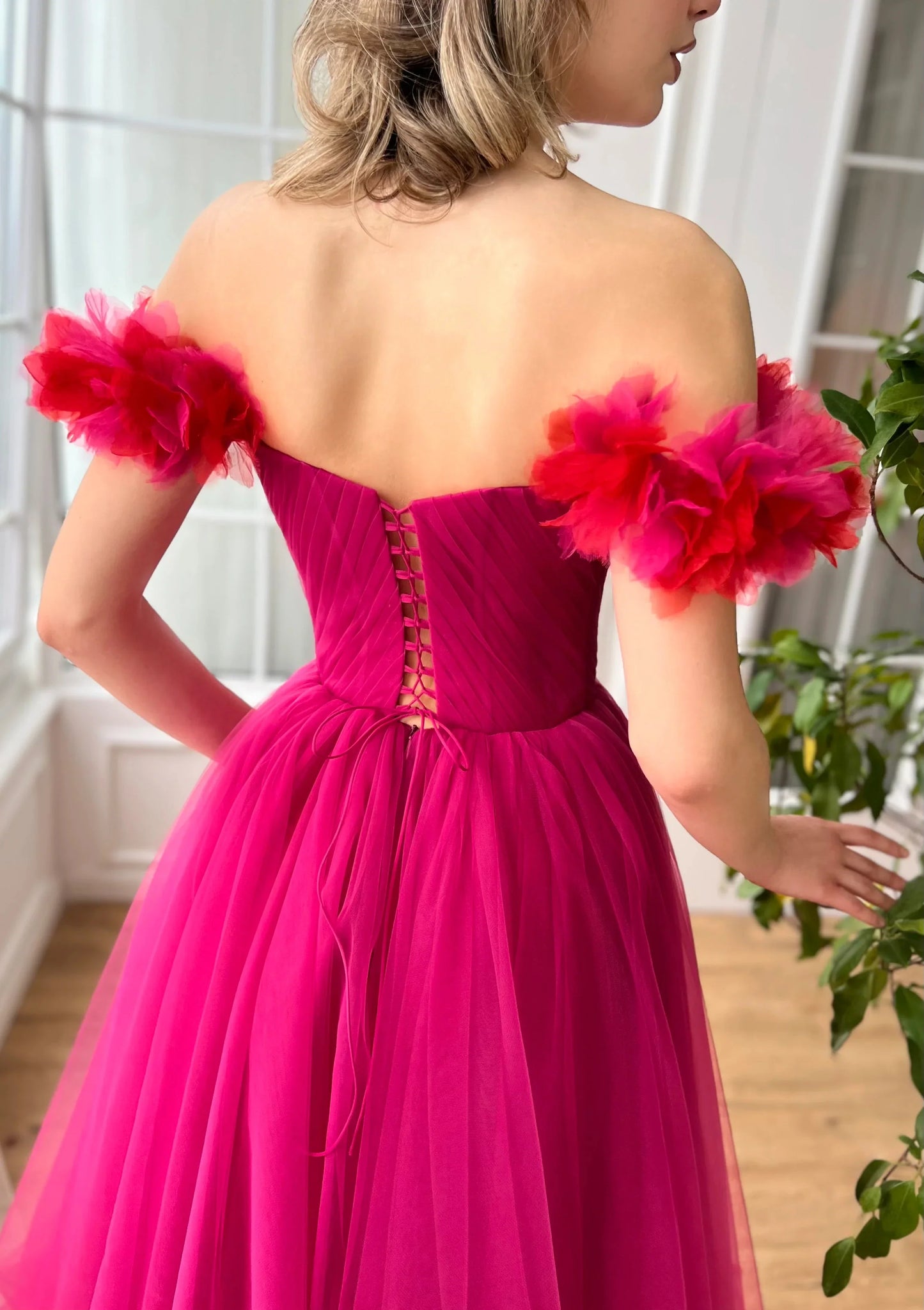 Glamorous A-Line Off-Shoulder Floral Applique Tulle Midi Evening Dress