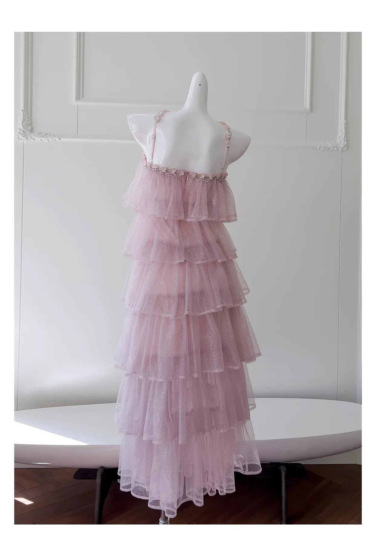 Graceful Sheath Halter Neck Sleeveless Tiered Tulle Floor-Length Prom Dress