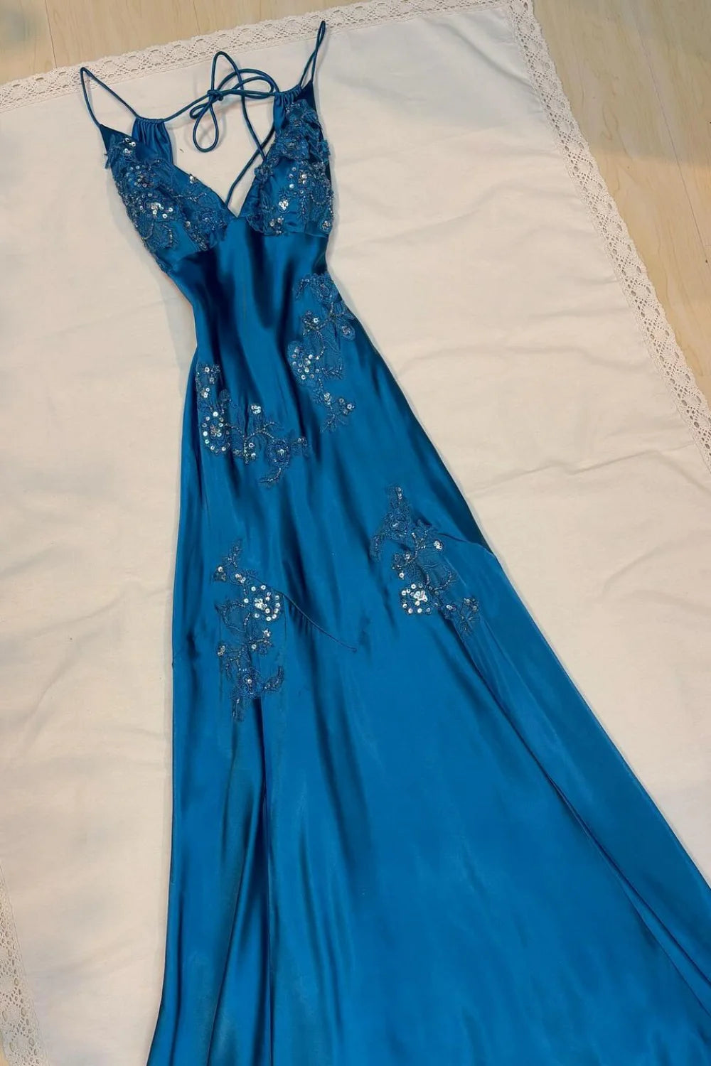 Lime Green Appliques Soft Satin Maxi Dress V Neck Backless Party Dress Prom Dress With Applique