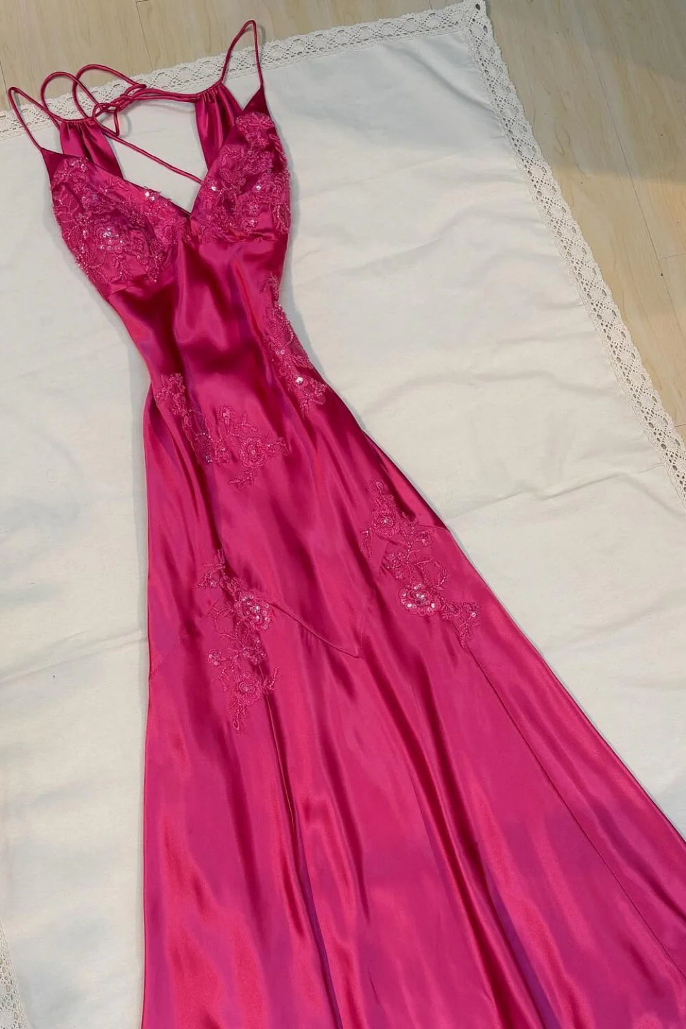 Lime Green Appliques Soft Satin Maxi Dress V Neck Backless Party Dress Prom Dress With Applique