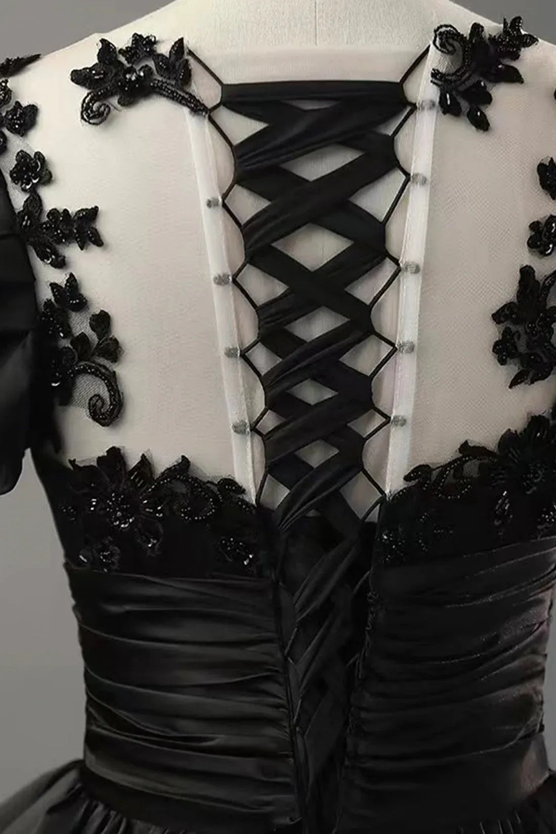 Modern Ball Gown Scoop Neck Short Sleeve Lace Up Sweep/Brush Train Prom Dress