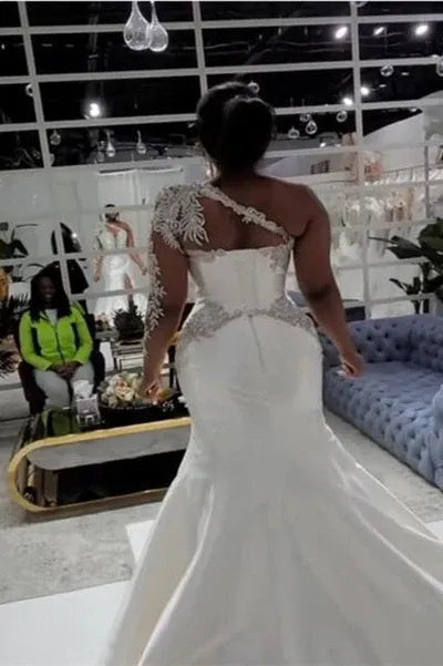 One Shoulder Wedding Dresses Ball Gown Regular Straps Court Train Satin Bridal Gowns With Beading Split Front