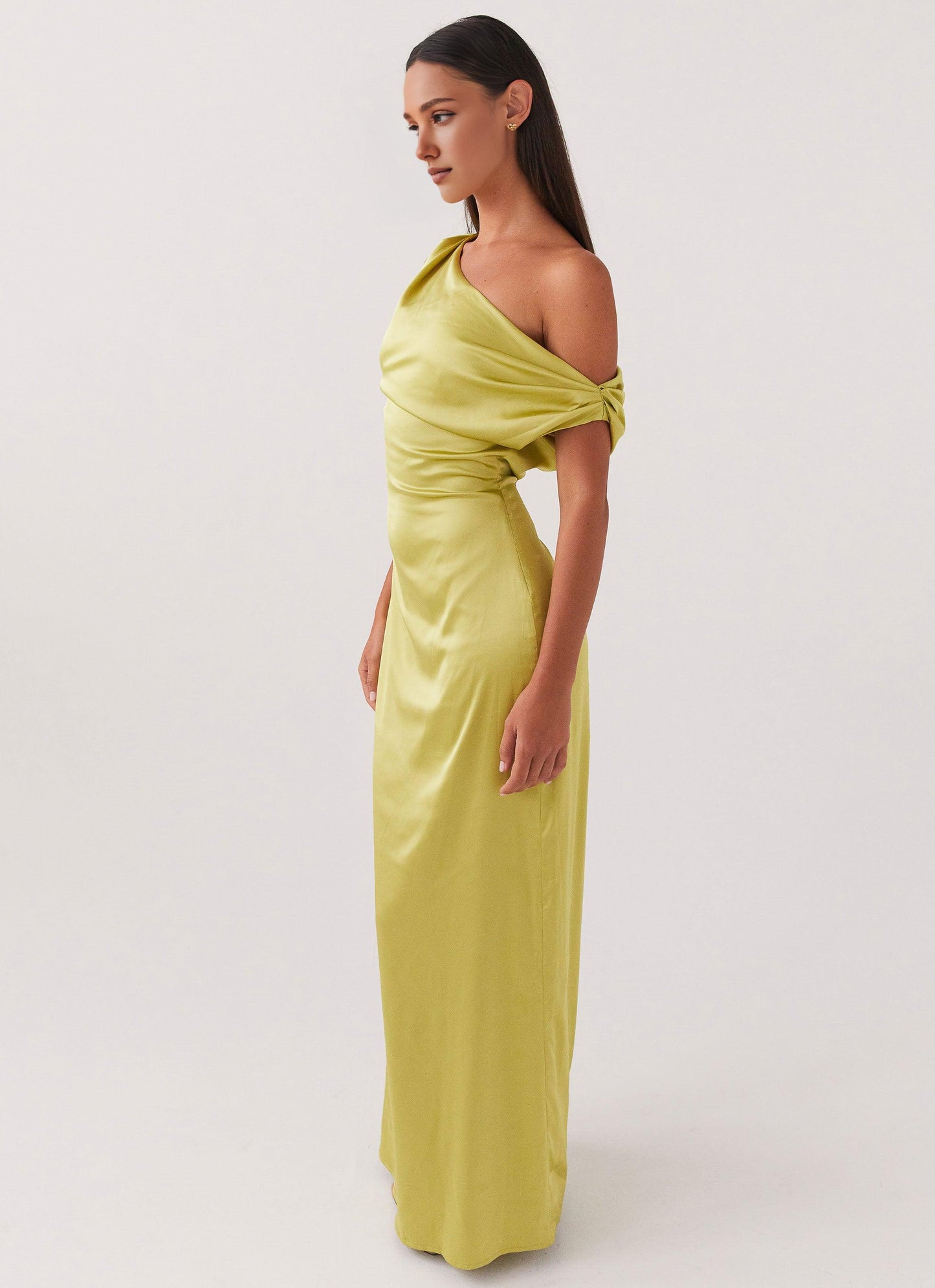 Quyihu Dress Asymmetrical Neck Maxi Dress Sleeveless Chic Backless Satin Prom Dress With Ruched/Pleats