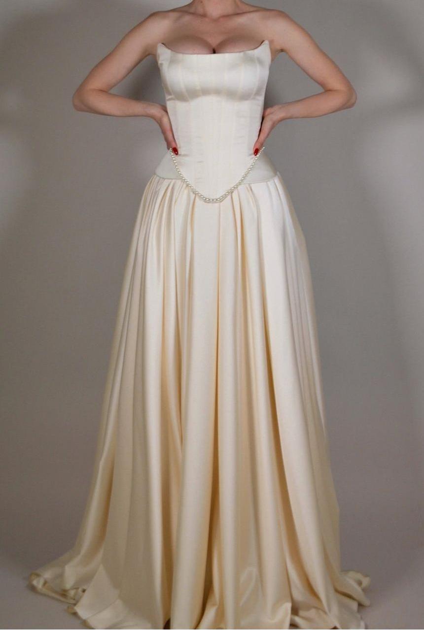 Quyihu Dress Exquisite Satin Ivory Sleeveless Strapless Long Pleated Prom Dress with Beadings Evening Dress