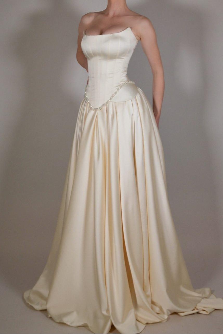 Quyihu Dress Exquisite Satin Ivory Sleeveless Strapless Long Pleated Prom Dress with Beadings Evening Dress