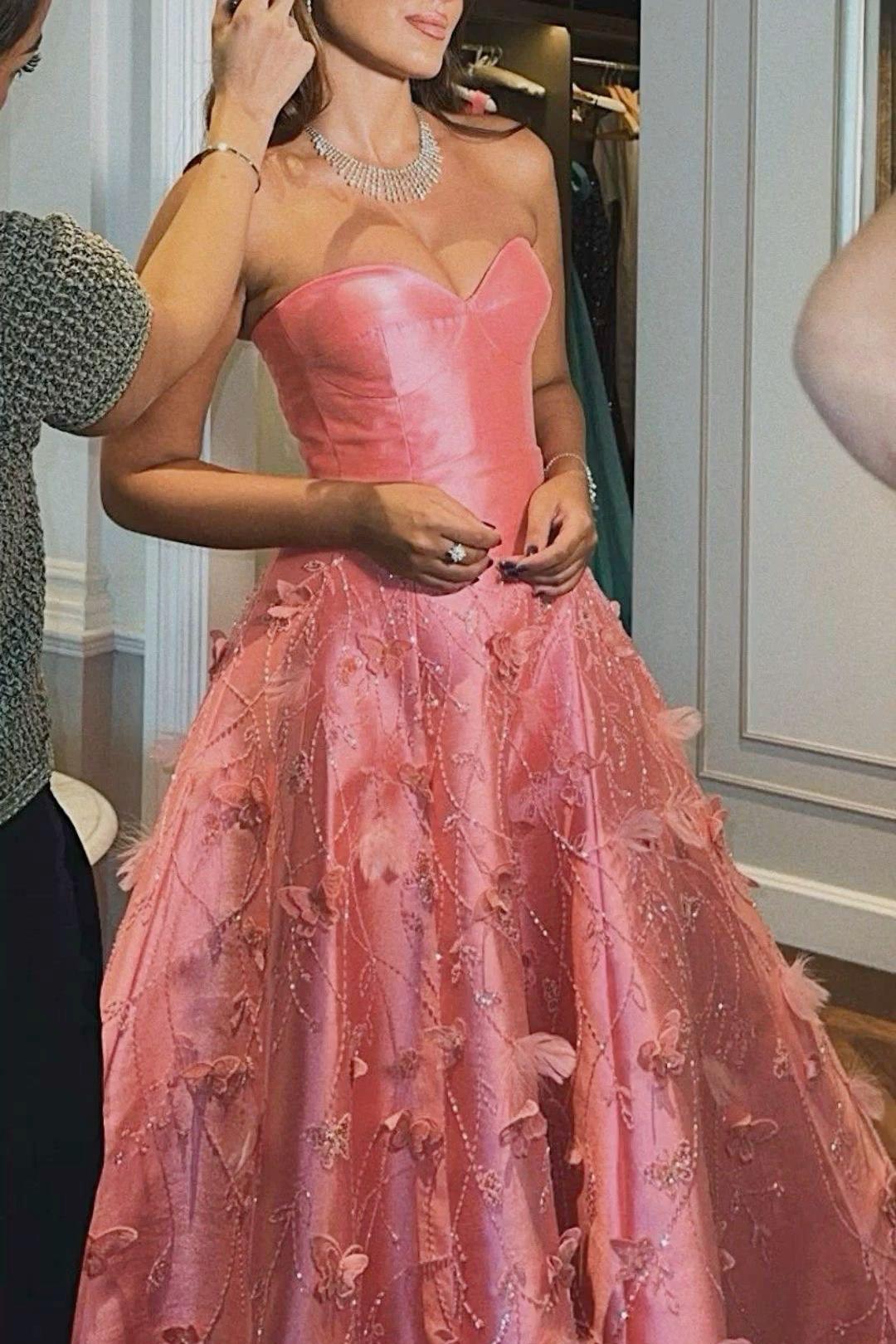 Quyihu Dress Glamorous Satin Sleeveless Strapless Feather Prom Dress with Sequins Evening Dress