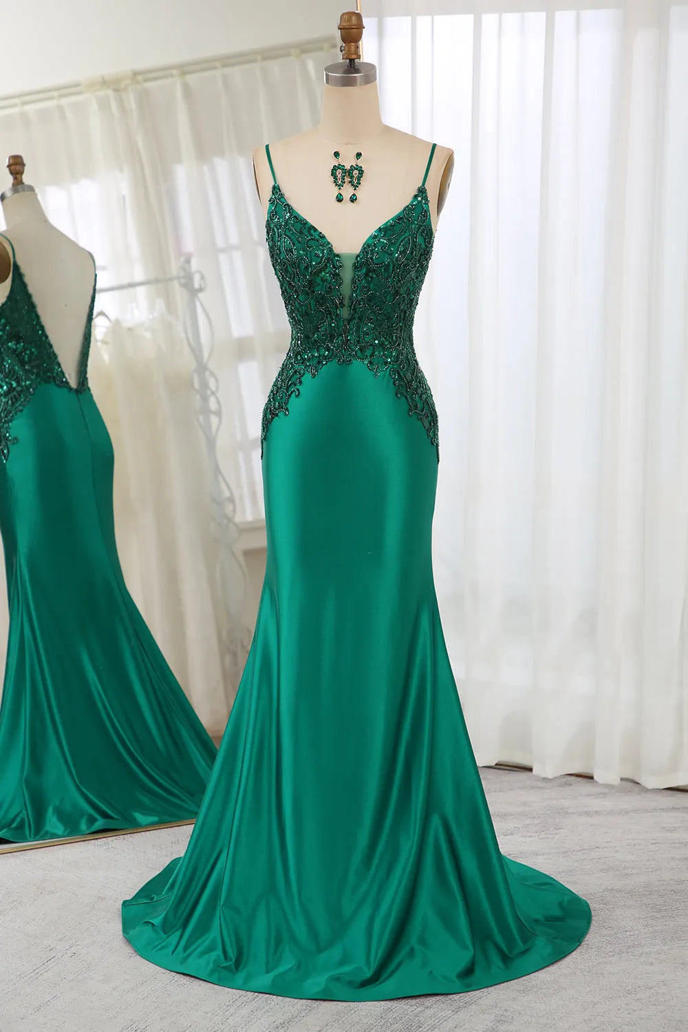 Quyihu Dress Spaghetti Straps V Neck Elegant Sleeveless Mermaid Satin With Appliques Prom Dress