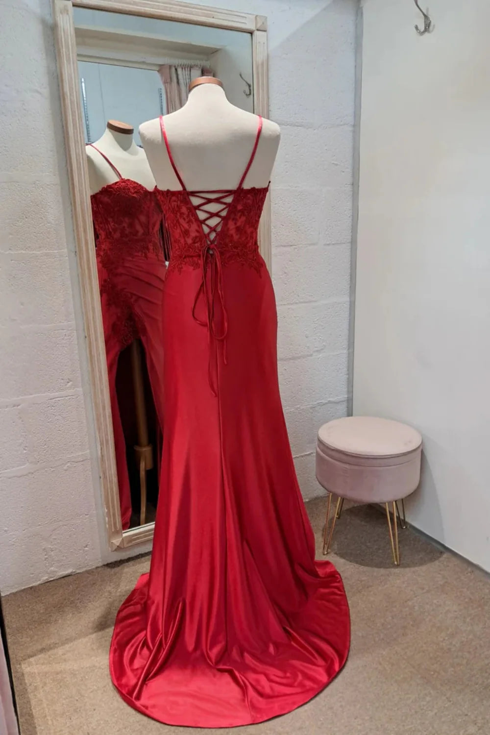 Quyihu Dress Sweetheart Red Appliques Long Dress with Slit Prom Dress