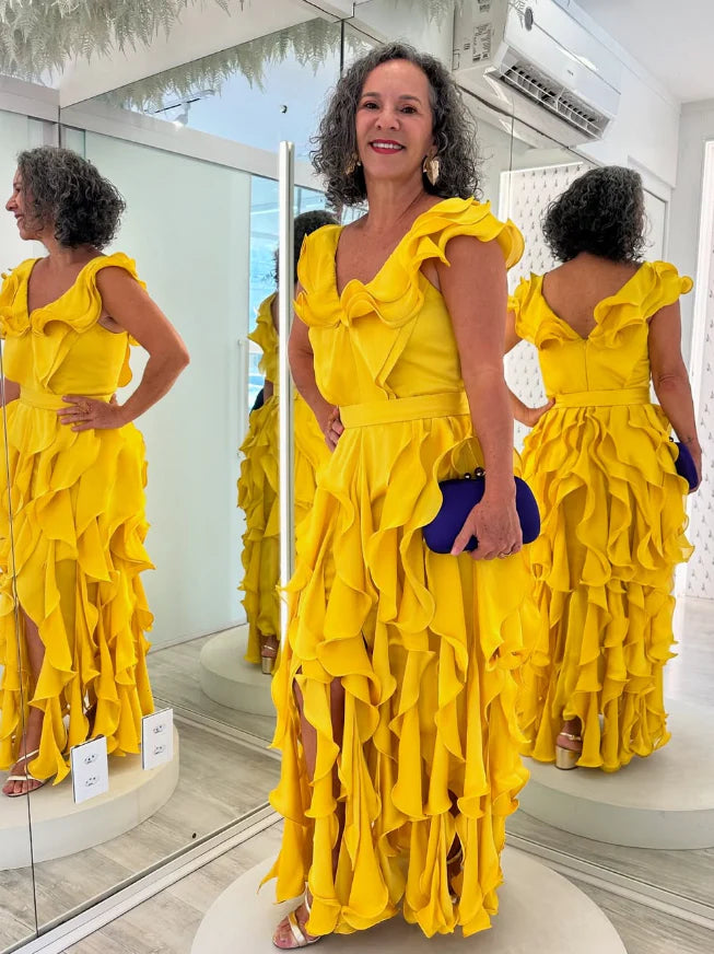 Quyihu Dress Yellow Sheath V Neck Ruffle Satin Long Prom Dress Evening Dress Sleeveless Mother of the Bride Dress