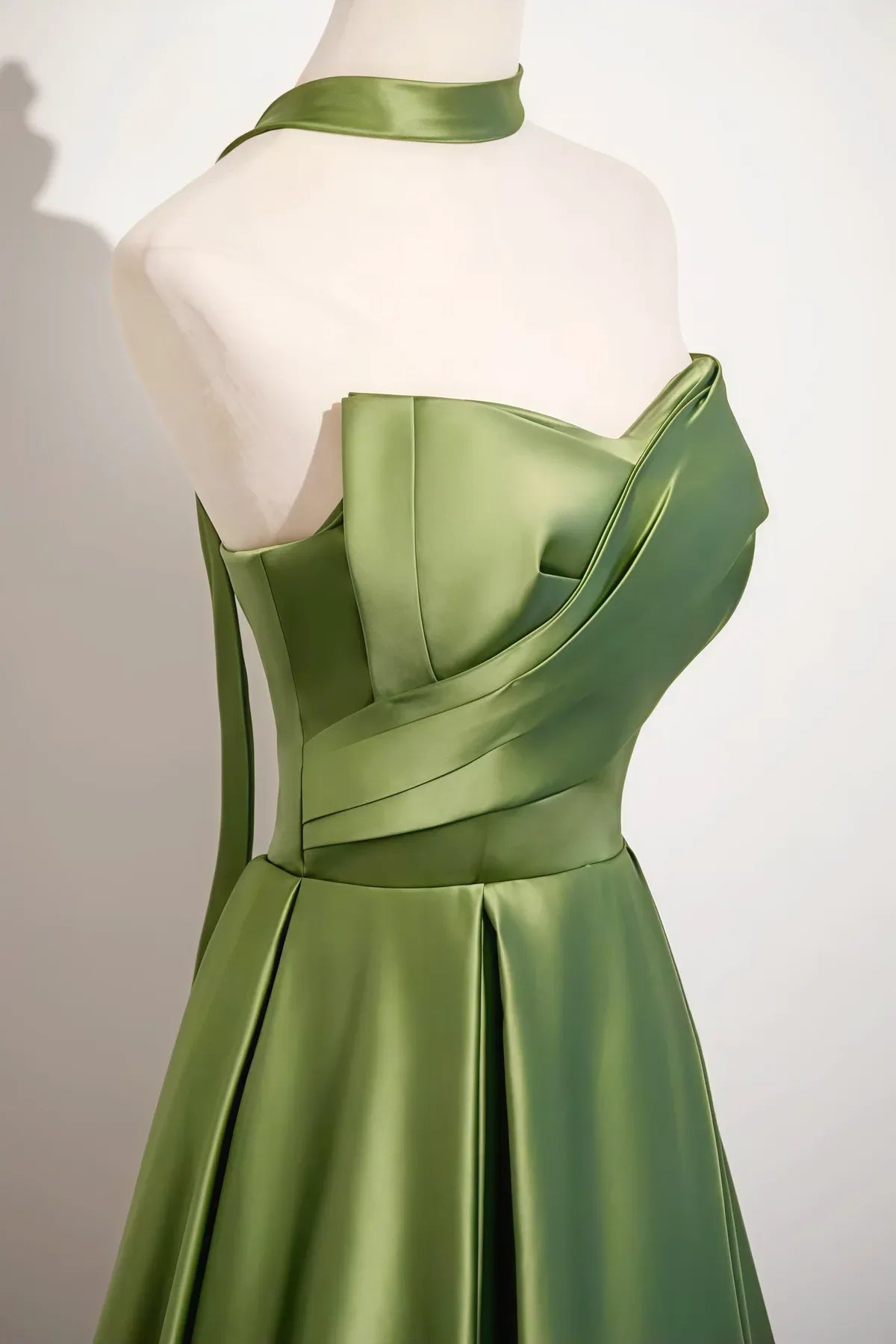 Simple A-line Strapless Sleeveless Ruched Satin Floor-Length Prom Dress