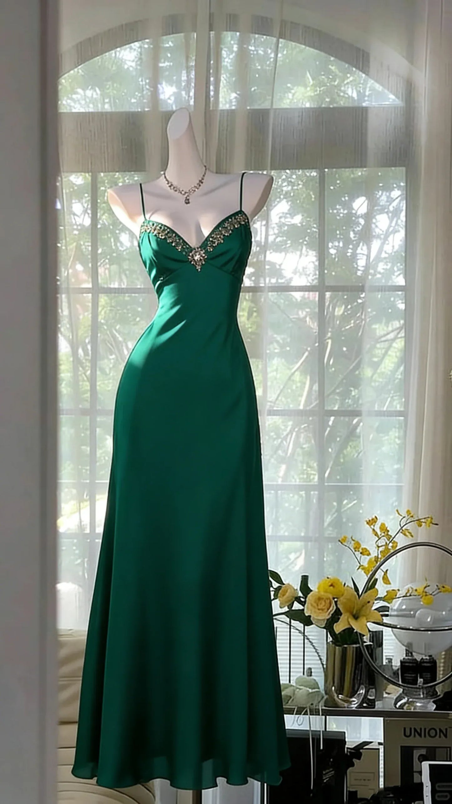 Sophisticated Mermaid V-Neck Spaghetti Strap Backless Floor-Length Evening Dress