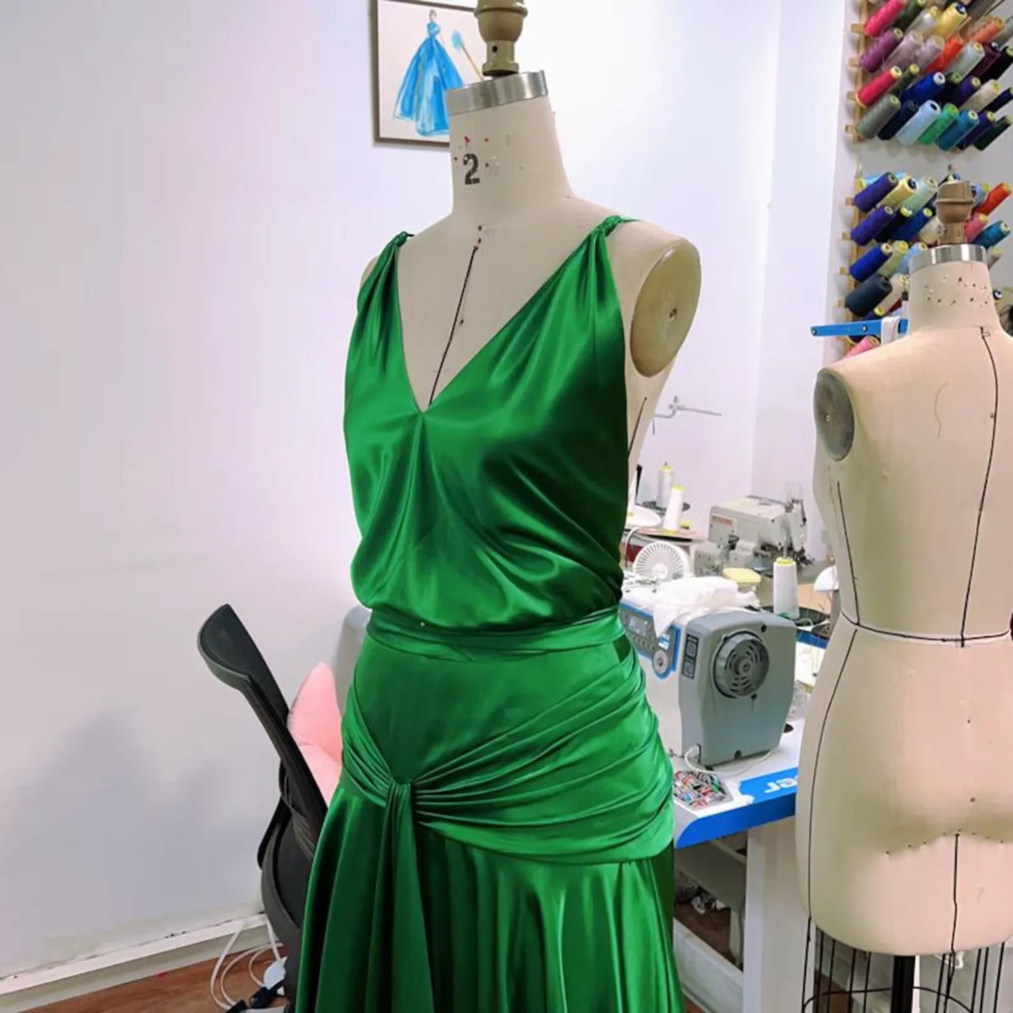 Elegant A-Line V-Neck Ruched Waist Satin Emerald Green Floor-Length Prom Dress for Women