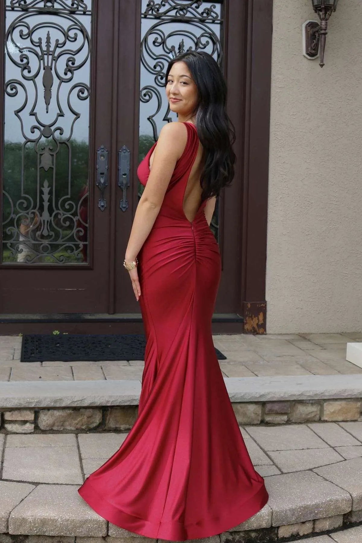 Trendy Fitted V-neck Sleeveless Ruched Satin Floor-Length Prom Dress