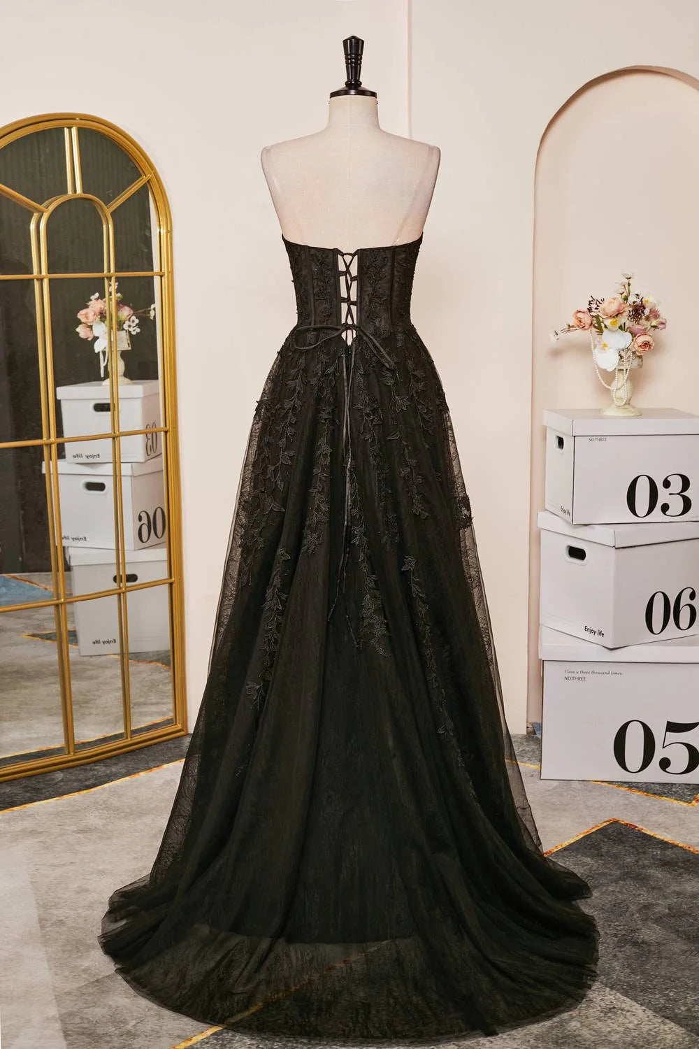 A-Line Sweetheart Black Corset Lace-Up Tulle Long Prom Dress with Appliques