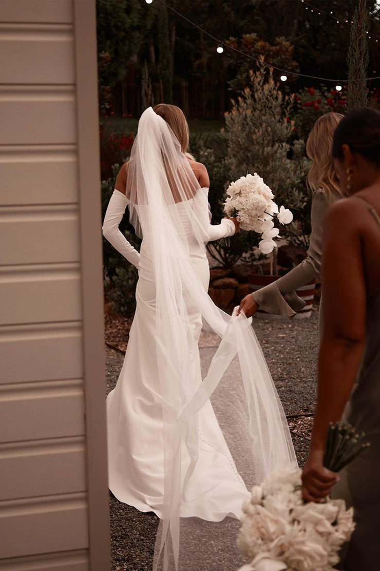 Elegant Mermaid Strapless Long Sleeves Elastic Satin Wedding Dresses with Botton