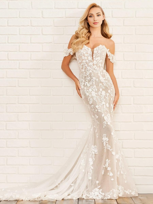 Lace Wedding Dress Court Train Mermaid Sleeveless Lace Sweetheart Neck Bridal Gowns