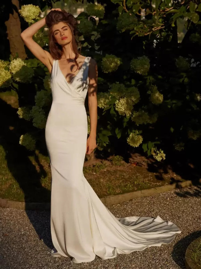 Wedding Dress Satin V-Neck Sleeveless Mermaid Bridal Dresses With Sweep Train