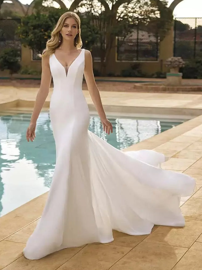 Wedding Dress V-Neck Sleeveless With Train Bridal Mermaid Dress Bride Gown