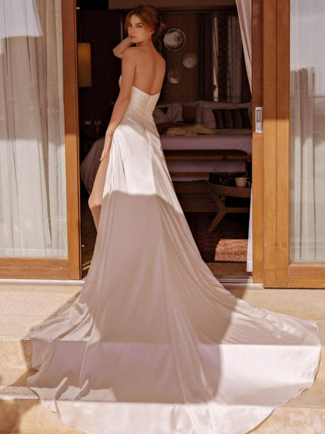 Simple Wedding Dress Satin Sweetheart Neck Sleeveless Split Front A-Line Bridal Dresses Court Train Dresses