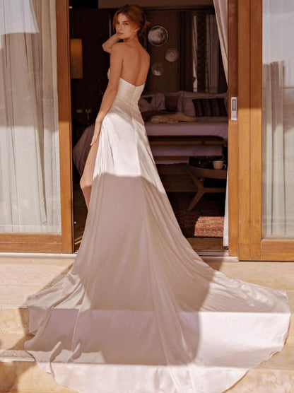 Simple Wedding Dress Satin Sweetheart Neck Sleeveless Split Front A-Line Bridal Dresses Court Train Dresses