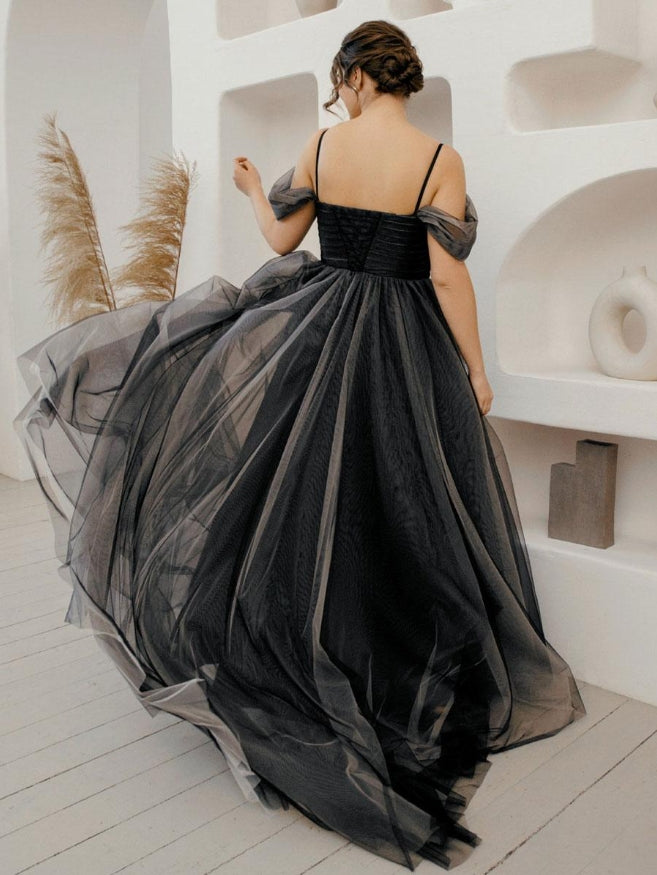 Gothic Black Wedding Dresses A-Line Strapless Sleeveless Backless With Train Lace Bridal Dress