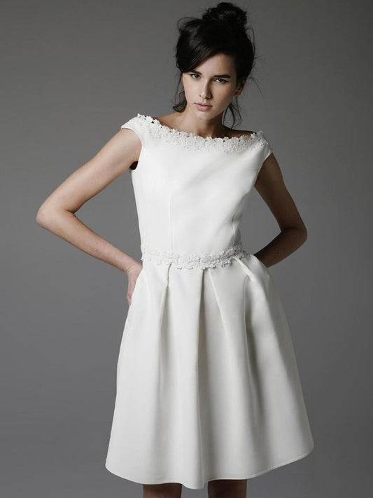 Short Wedding Dresses Short Bateau Neck Sleeveless A-Line Natural Waist Satin Bridal Dresses