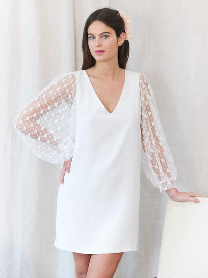 White Short Wedding Dress V-Neck Long Sleeves Short Bridal Gowns