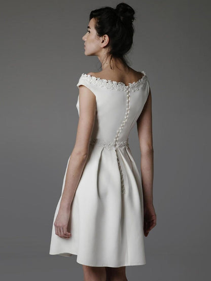 Short Wedding Dresses Short Bateau Neck Sleeveless A-Line Natural Waist Satin Bridal Dresses