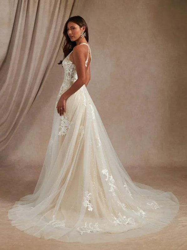 Simple Wedding Dress A-Line V-Neck Sleeveless Lace Bridal Gowns With Slit